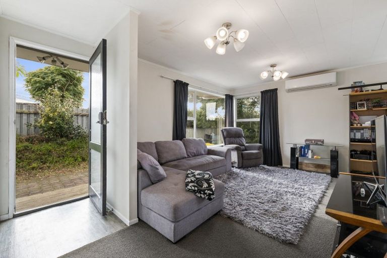 Photo of property in 8a Elm Grove, Westown, New Plymouth, 4310