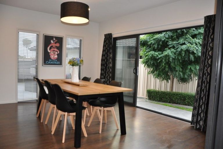 Photo of property in 11 Kirkpatrick Place, Havelock North, 4130