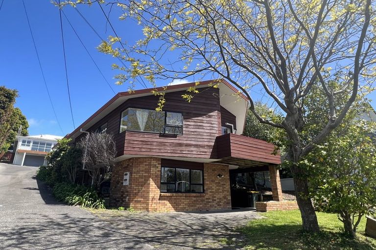 Photo of property in 1/14 Clematis Avenue, Murrays Bay, Auckland, 0630