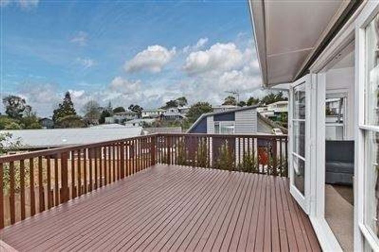 Photo of property in 10 Saffron Street, Birkdale, Auckland, 0626