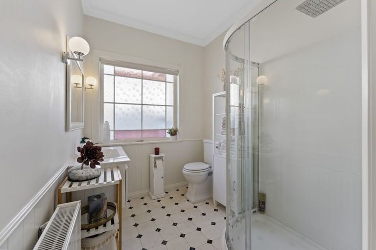 Photo of property in 39 Wallace Place, Westown, New Plymouth, 4310