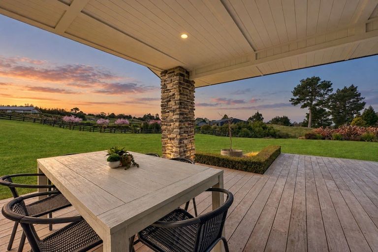 Photo of property in 7 Lochinvar Lane, Acacia Bay, Taupo, 3385