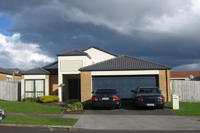 Photo of property in 44 Newinn Crescent, East Tamaki Heights, Auckland, 2016