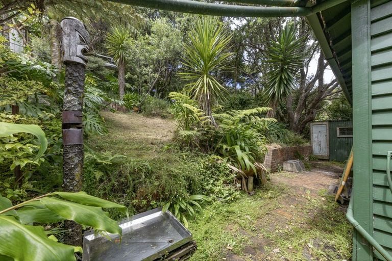 Photo of property in 58 Seaview Road, Piha, 0772