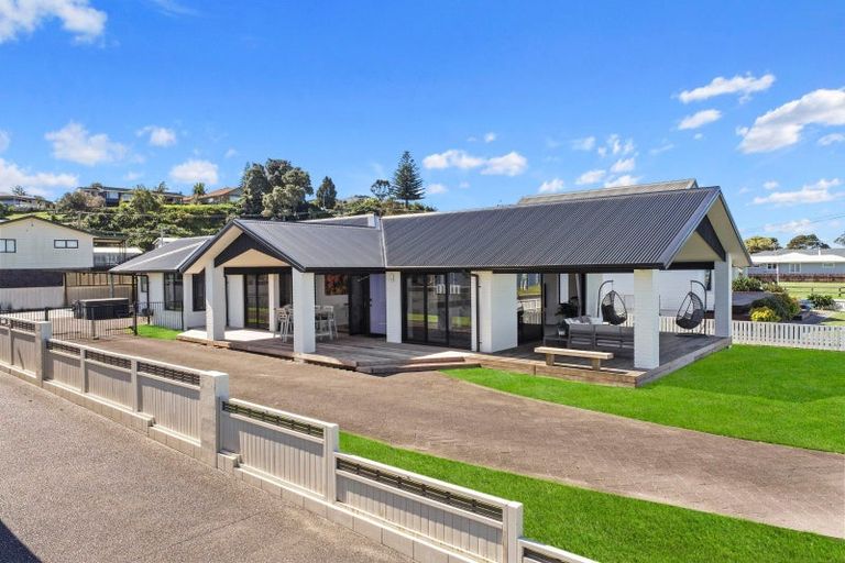 Photo of property in 32 The Esplanade, Omokoroa, 3114