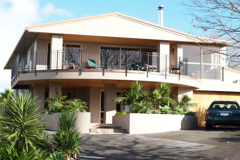 Photo of property in 3 Tanglewood Place, Cockle Bay, Auckland, 2014