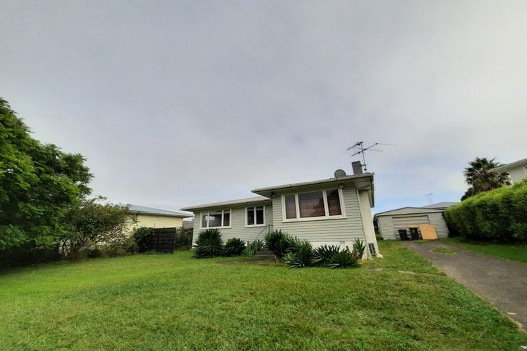 Photo of property in 107 Ennis Avenue, Pakuranga Heights, Auckland, 2010