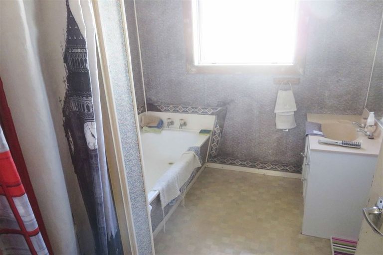 Photo of property in 231 Conyers Street, Strathern, Invercargill, 9812