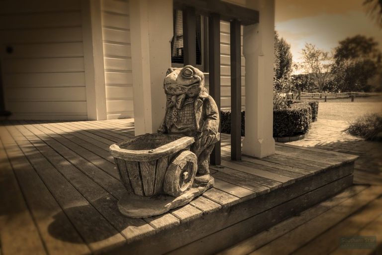 Photo of property in 6 Addington Road, Otaki, 5581