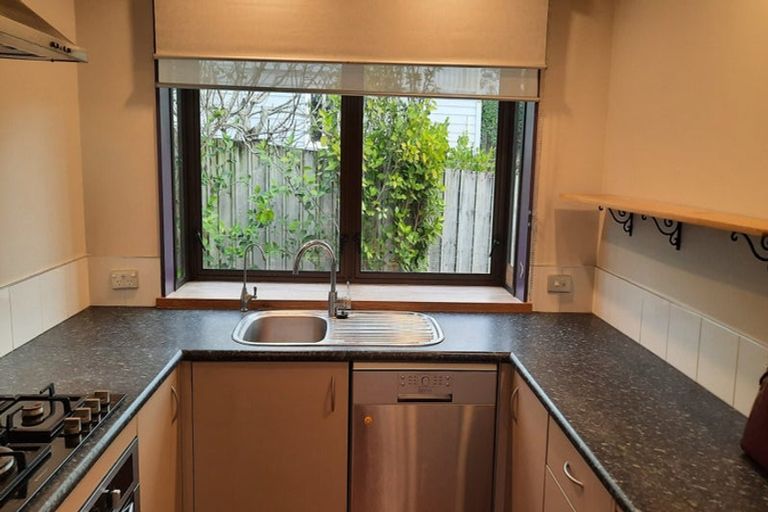 Photo of property in 38 Porter Crescent, Helensville, 0800