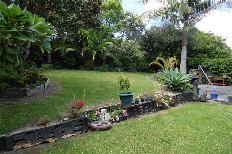 Photo of property in 6 Mistletoe Place, Browns Bay, Auckland, 0630