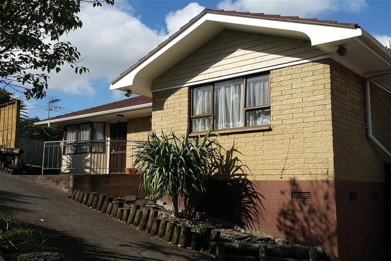 Photo of property in 18a Ellesmere Crescent, Pakuranga Heights, Auckland, 2010