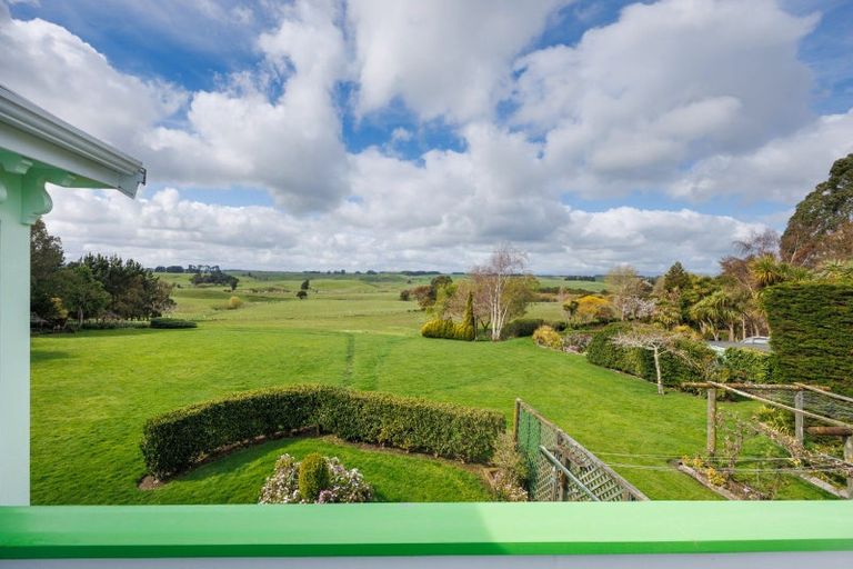 Photo of property in Thyme Out Estate, 800 Halcombe Road, Halcombe, Feilding, 4775