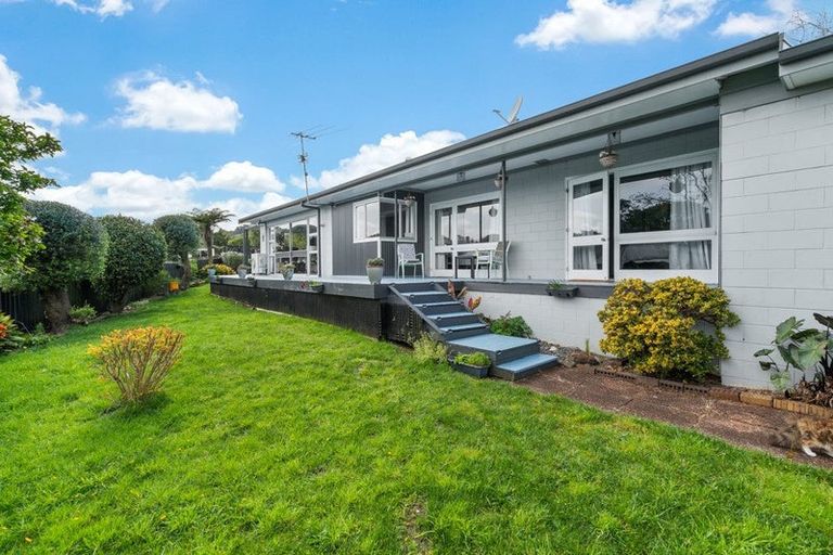 Photo of property in 12 April Place, Red Hill, Papakura, 2110