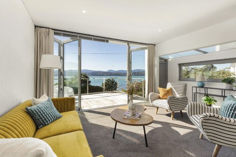 Photo of property in 491 Karaka Bay Road, Karaka Bays, Wellington, 6022