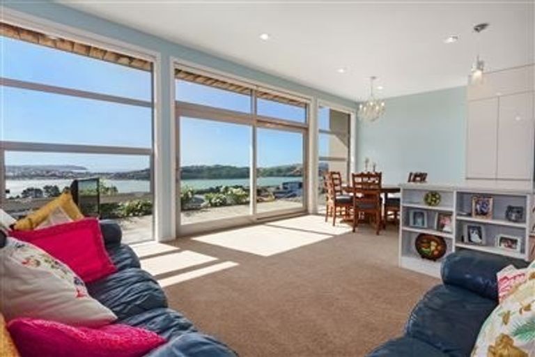 Photo of property in 3 Eglinton Close, Aotea, Porirua, 5024