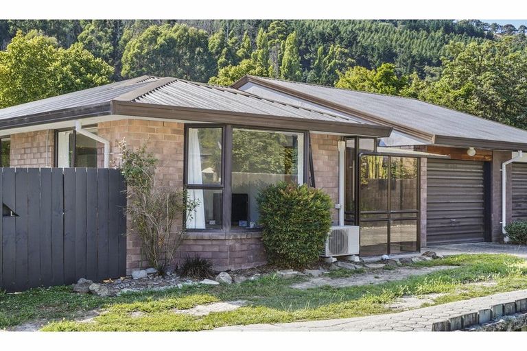 Photo of property in 1 Bowenvale Avenue, Cashmere, Christchurch, 8022