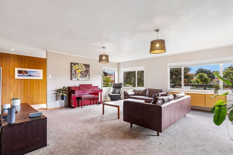 Photo of property in 20 Sailfish Drive, West Harbour, Auckland, 0618