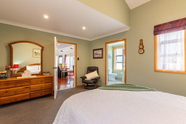 Photo of property in 77 Mclean Street, Woodville, 4920