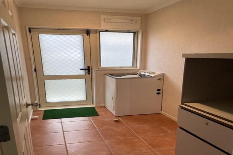 Photo of property in 3 Chapletown Drive, East Tamaki, Auckland, 2016