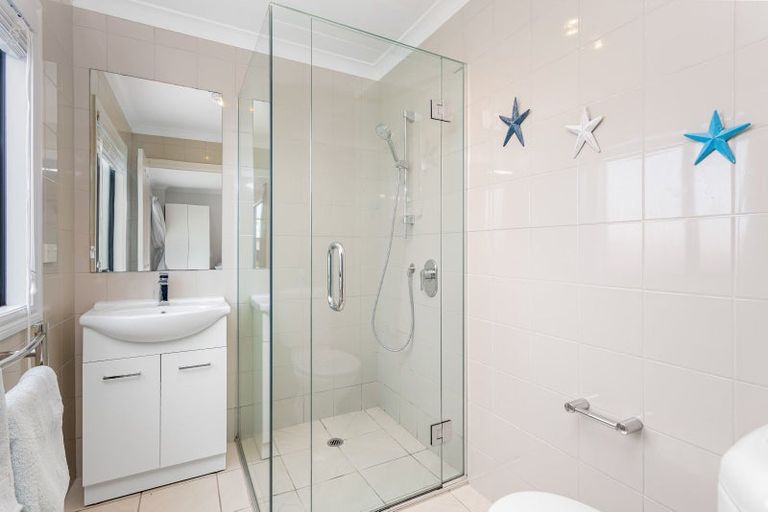 Photo of property in 49 The Ritz, Orewa, 0931