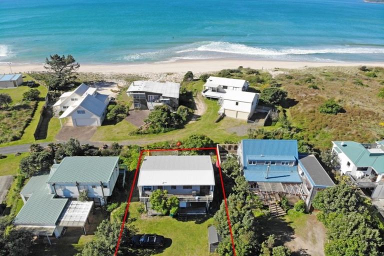 Photo of property in 104 Ocean Beach Road, Tairua, 3508