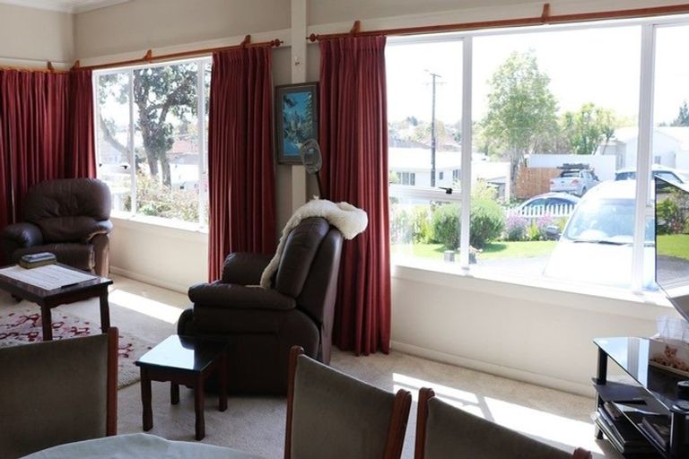 Photo of property in 5 Holden Avenue, Forest Lake, Hamilton, 3200