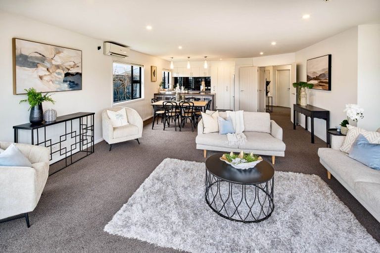 Photo of property in 49 Sunstone Crescent, Brown Owl, Upper Hutt, 5018