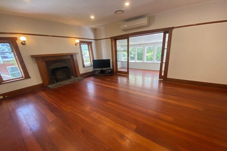 Photo of property in 185 Brooklyn Road, Brooklyn, Wellington, 6021