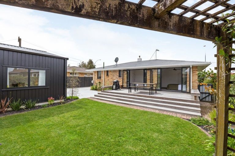 Photo of property in 11 Sandwich Road, St Andrews, Hamilton, 3200