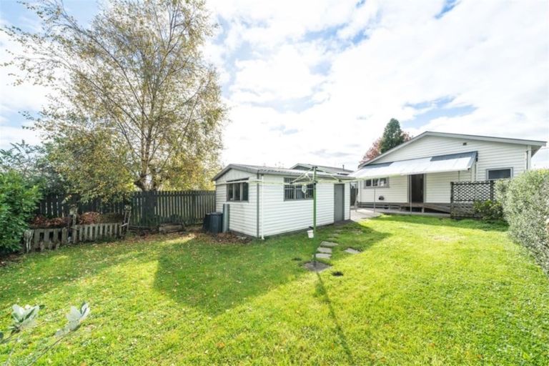 Photo of property in 24 Oxford Street, Hokowhitu, Palmerston North, 4410