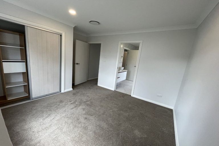 Photo of property in 26 Lagonda Rise, Oteha, Auckland, 0632