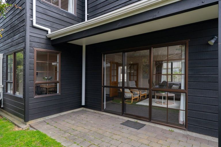 Photo of property in 6 Ellwood Place, Churton Park, Wellington, 6037