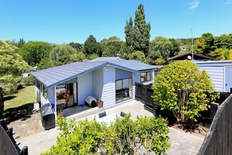 Photo of property in 5 Coey Place, Glen Eden, Auckland, 0602
