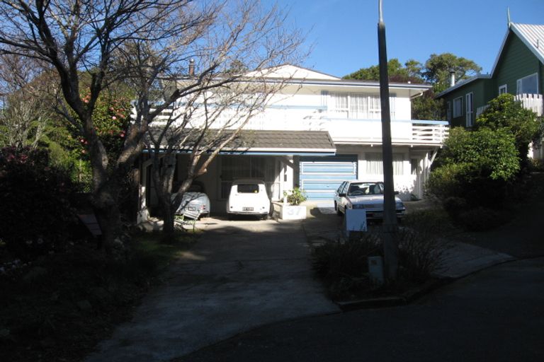 Photo of property in 37 Homewood Crescent, Karori, Wellington, 6012