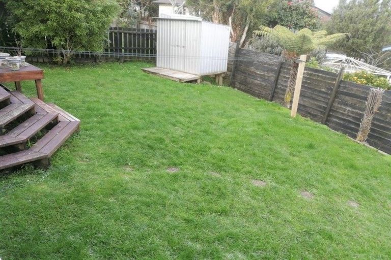 Photo of property in 6 Da Vinci Place, West Harbour, Auckland, 0618