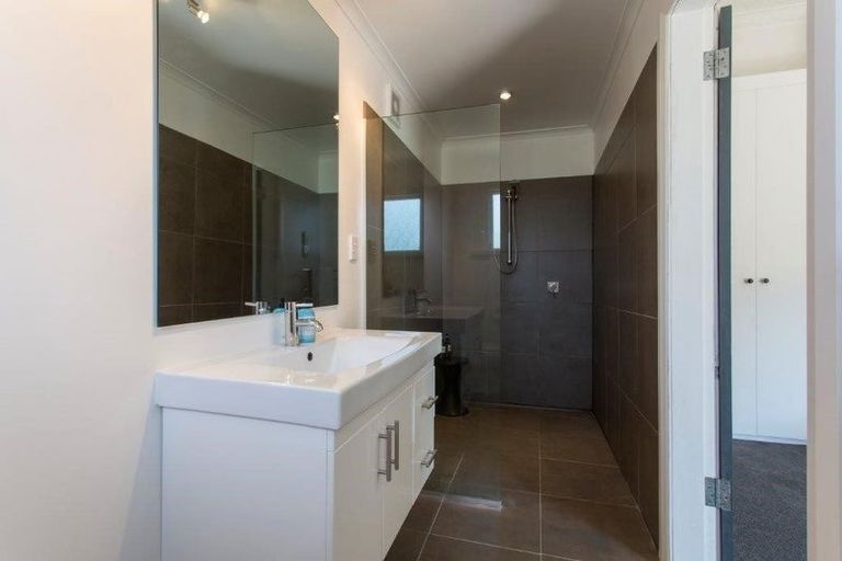 Photo of property in 112 Cliffs Road, Saint Clair, Dunedin, 9012