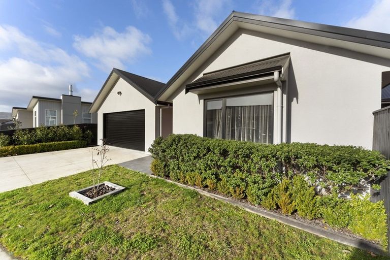 Photo of property in 7 Butler Place, Fitzherbert, Palmerston North, 4410