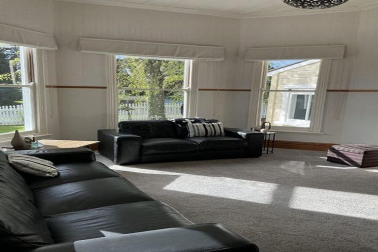 Photo of property in 4 Handley Place, Glen Avon, New Plymouth, 4312