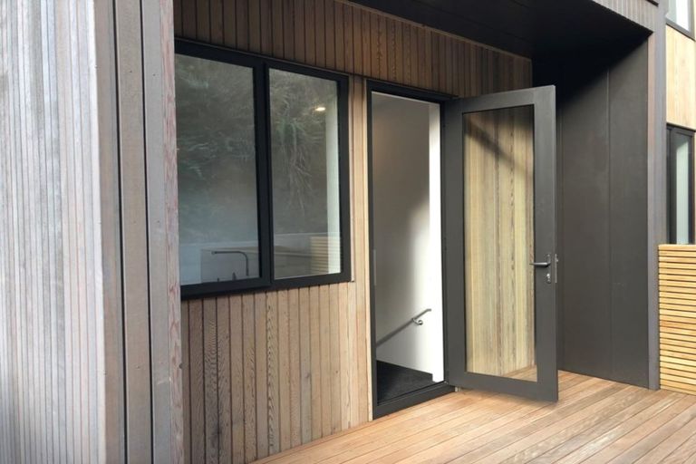 Photo of property in 15/20 Trent Street, Island Bay, Wellington, 6023