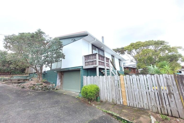Photo of property in 2/21 Sarajevo Place, Massey, Auckland, 0614