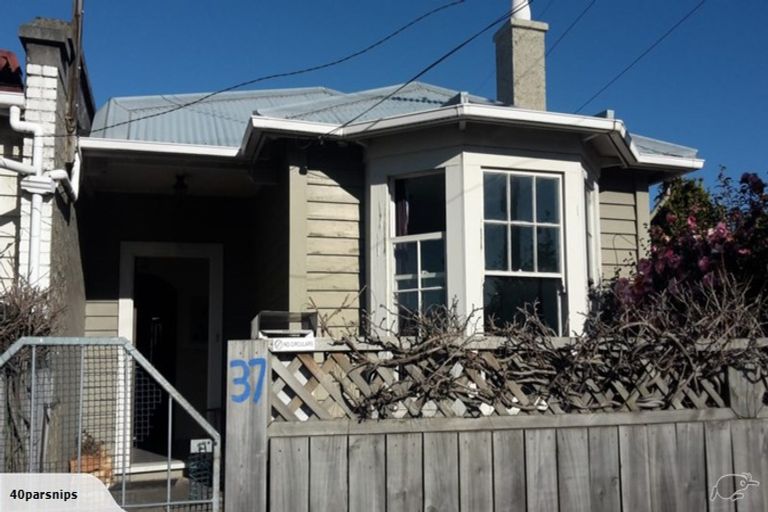 Photo of property in 37 Macandrew Road, South Dunedin, Dunedin, 9012