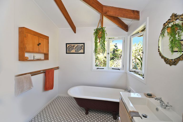 Photo of property in 44 Guy Road, Kaipara Flats, Warkworth, 0981