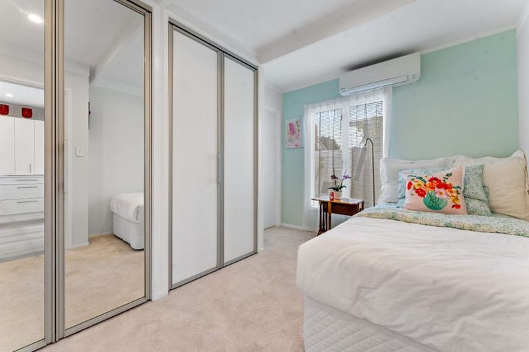 Photo of property in 2/19 Flanshaw Road, Te Atatu South, Auckland, 0610