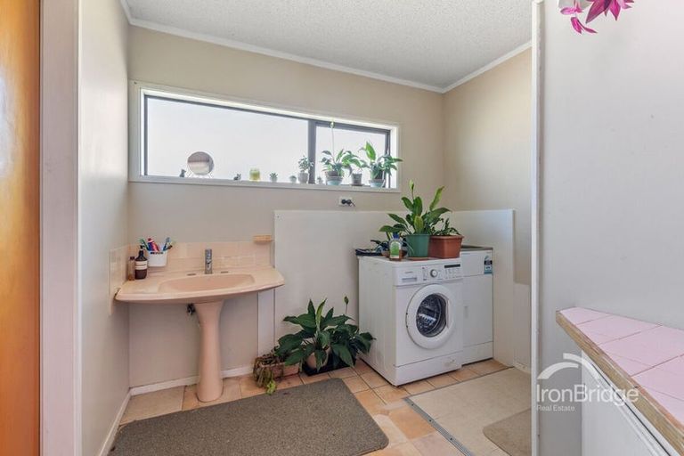 Photo of property in 1/283 Glenfield Road, Glenfield, Auckland, 0629
