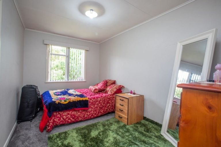 Photo of property in 42 Leicester Street, Cannons Creek, Porirua, 5024