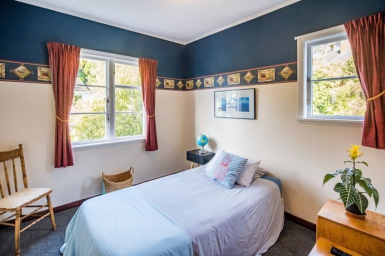 Photo of property in 2 Elphinstone Avenue, Strathmore Park, Wellington, 6022