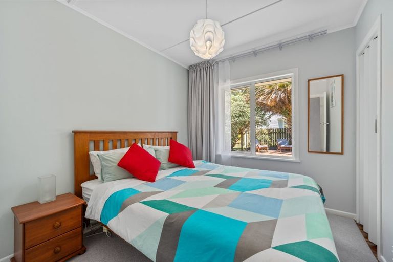 Photo of property in 30 Beazley Avenue, Paparangi, Wellington, 6037