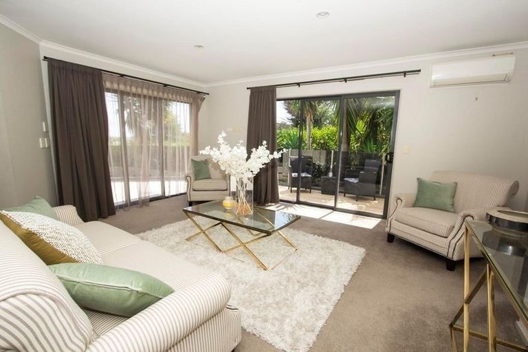Photo of property in 2 Baverton Drive, Flat Bush, Auckland, 2016