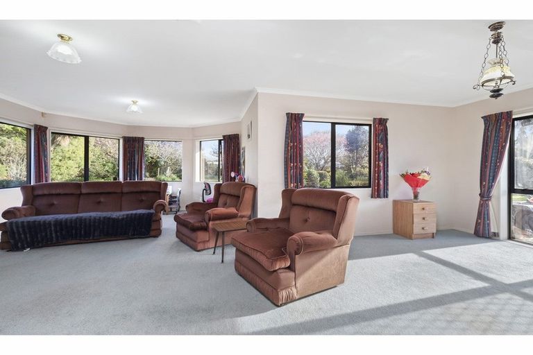 Photo of property in 2 Awaroa Stream Drive, Waiuku, 2123